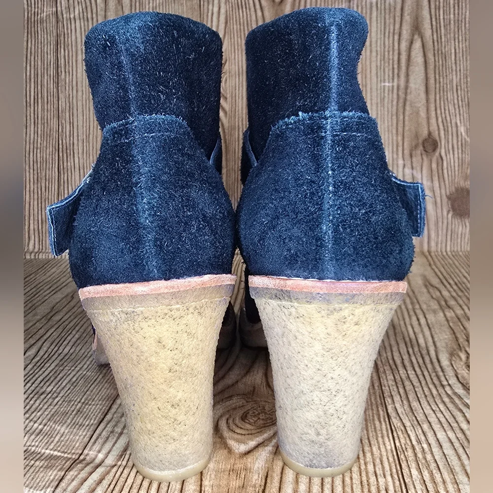 UGG Brienne Black Suede Buckle Ankle Heeled Boots Size‎ 8
